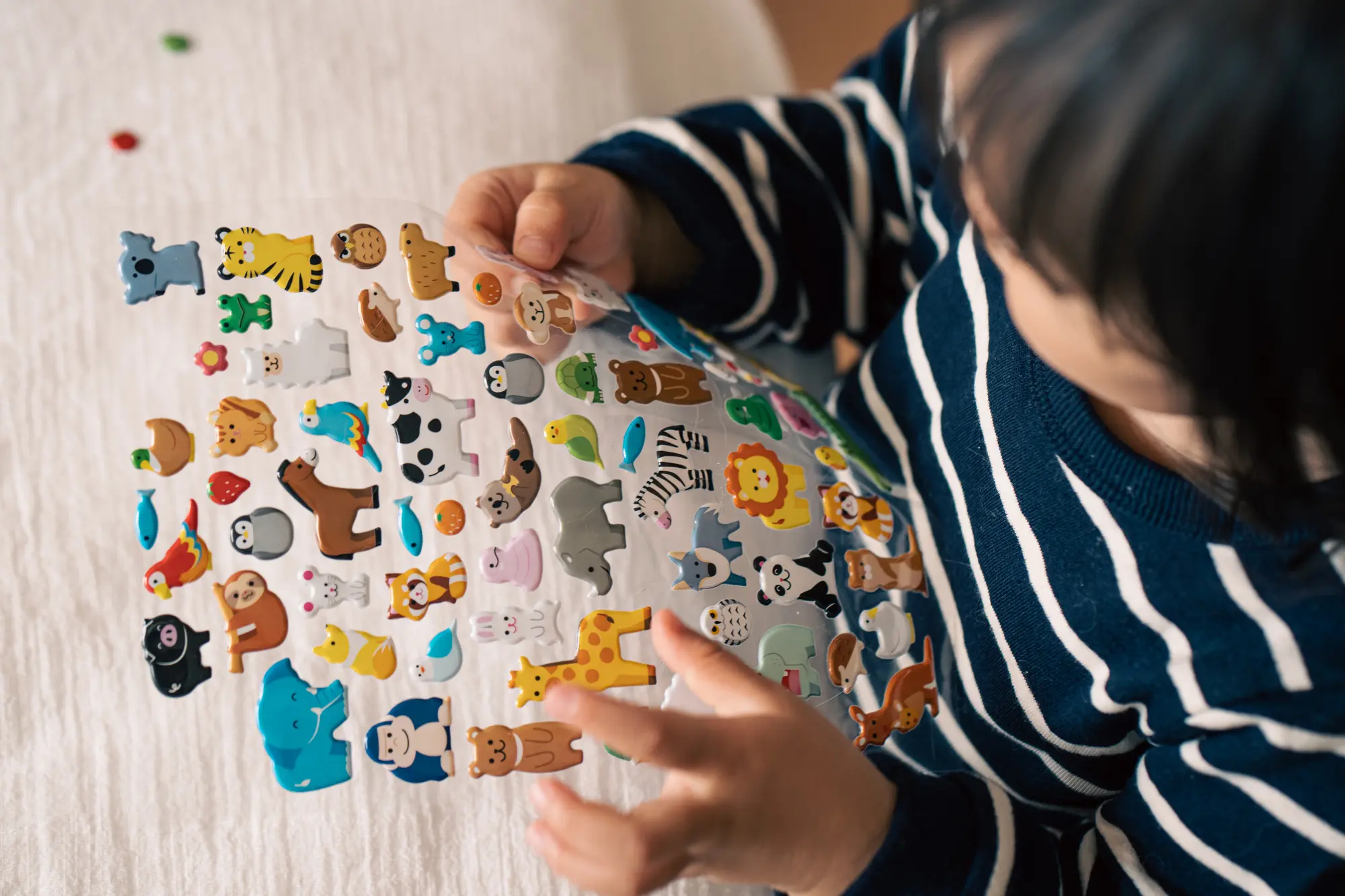 モンテッソーリ シール貼り