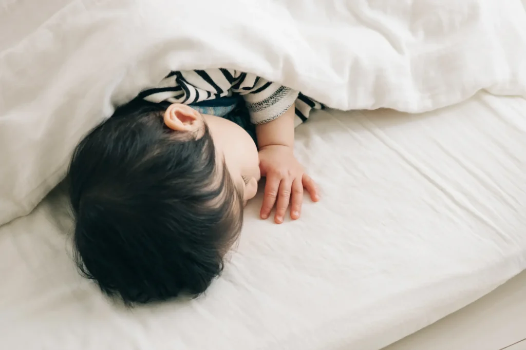 指しゃぶり やめさせる グッズ